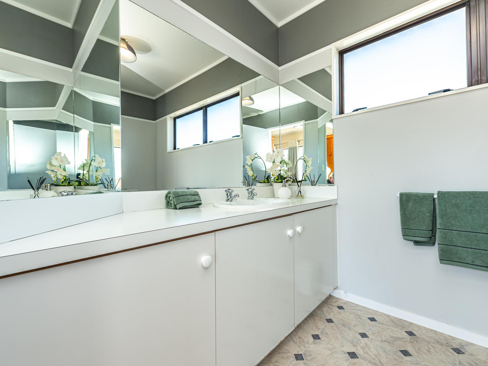 12 Akepiro Place, Tawhero