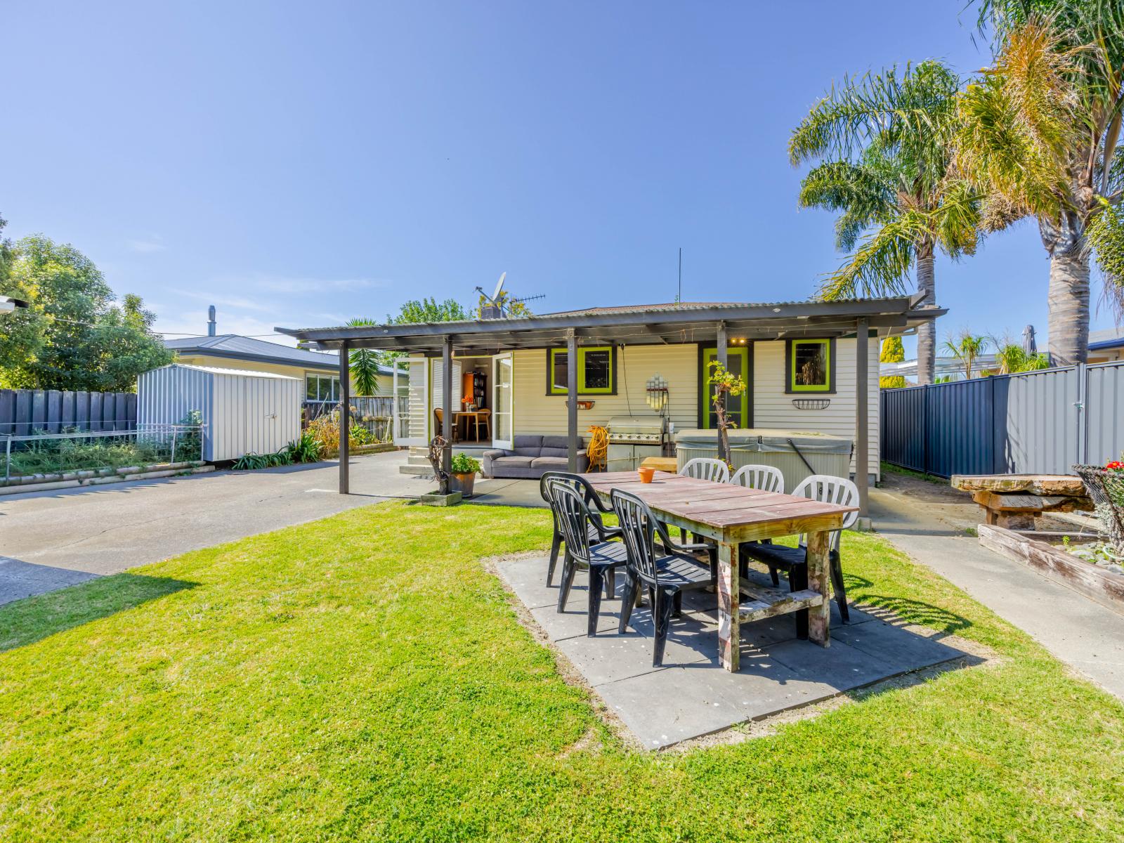 74 Clarence Cox Crescent, Pirimai