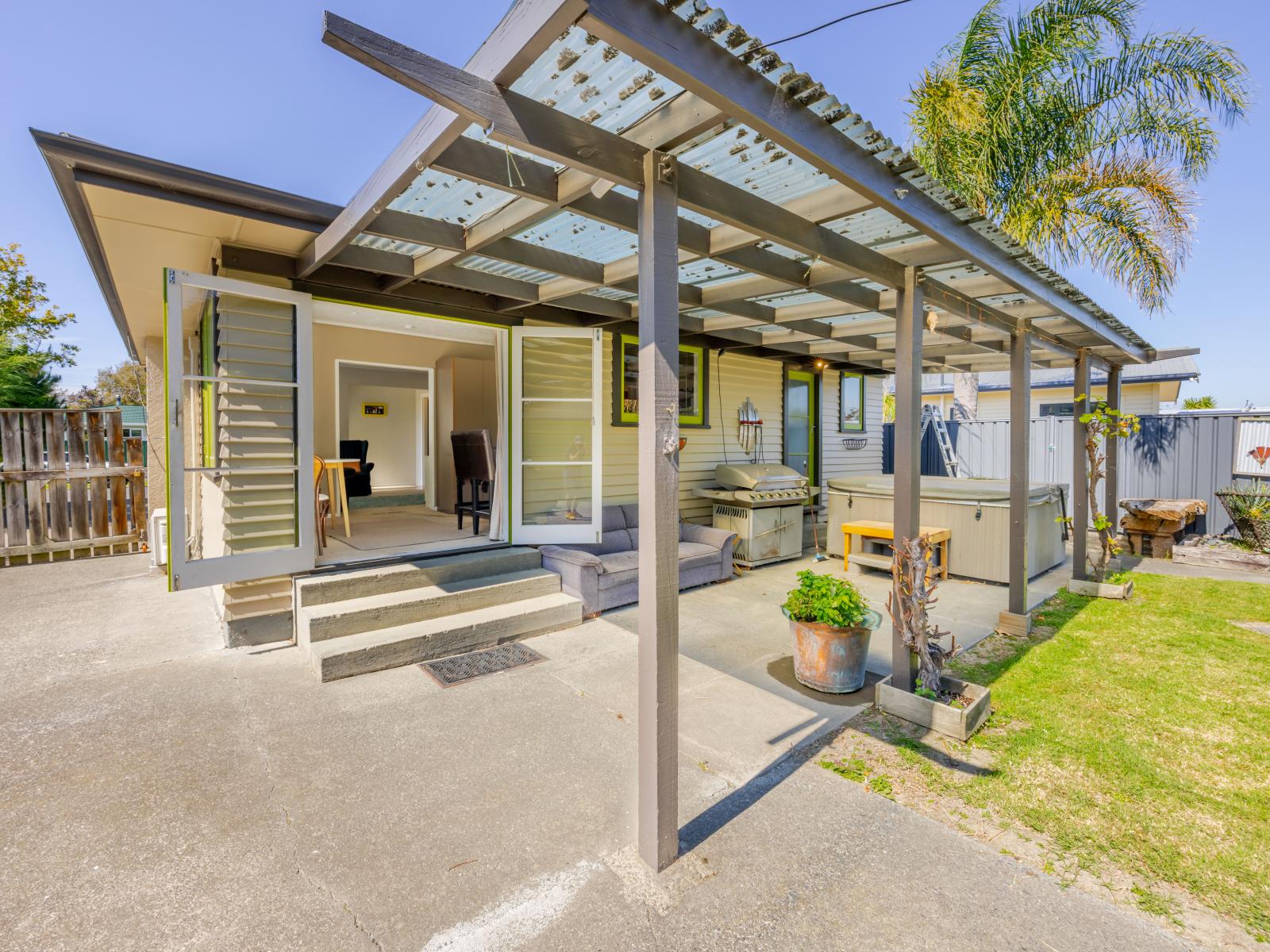 74 Clarence Cox Crescent, Pirimai