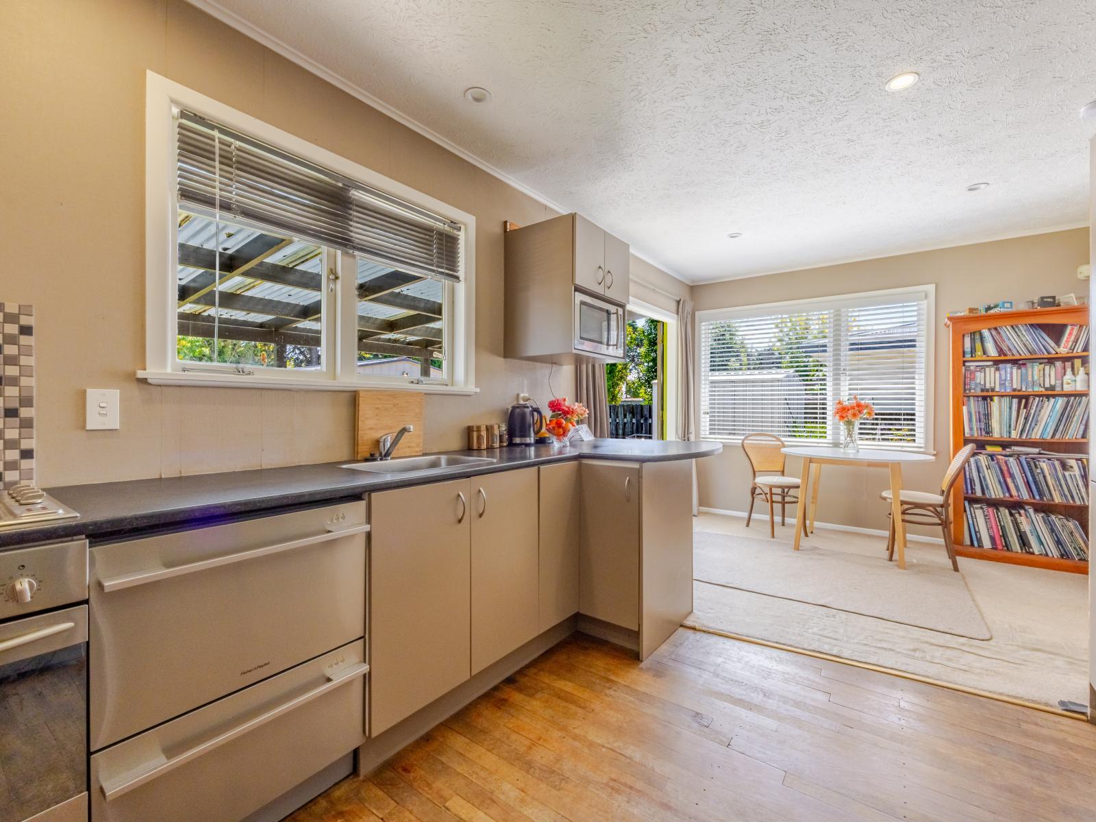 74 Clarence Cox Crescent, Pirimai