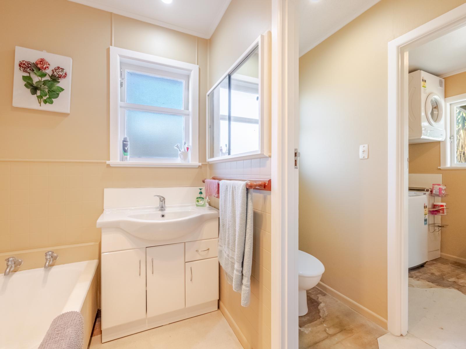 74 Clarence Cox Crescent, Pirimai