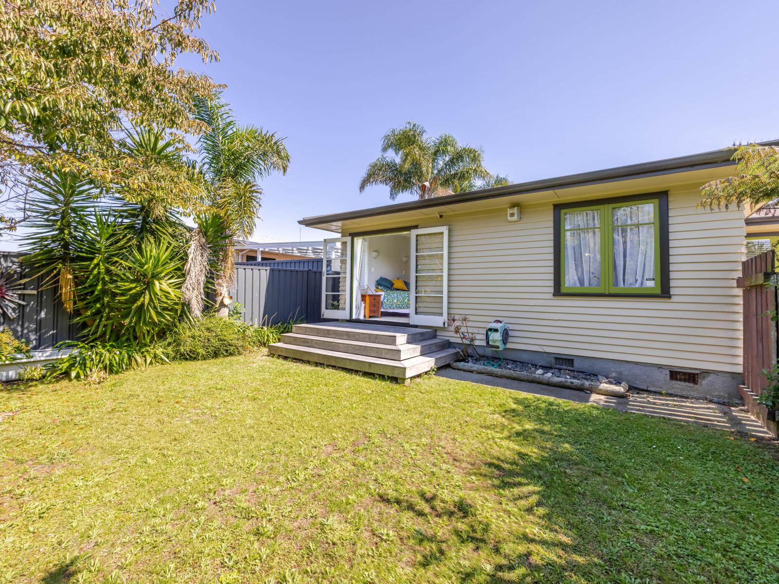 74 Clarence Cox Crescent, Pirimai