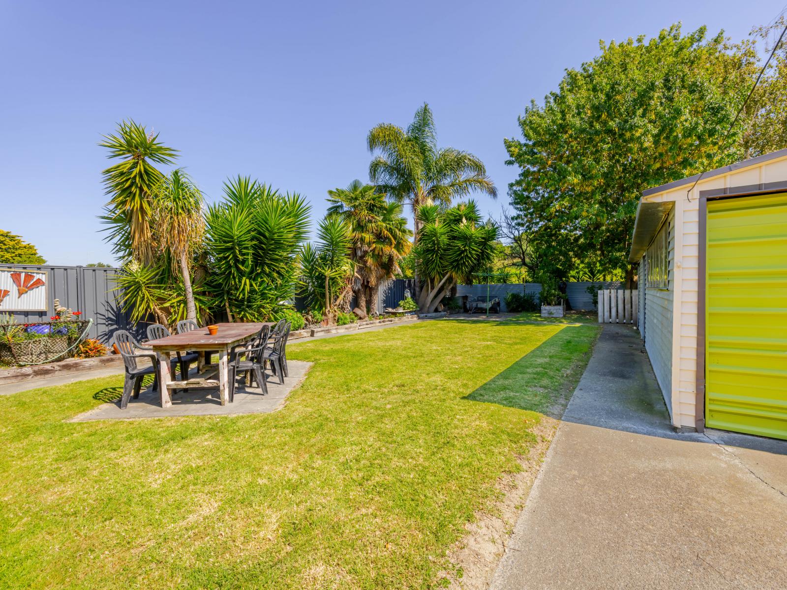 74 Clarence Cox Crescent, Pirimai