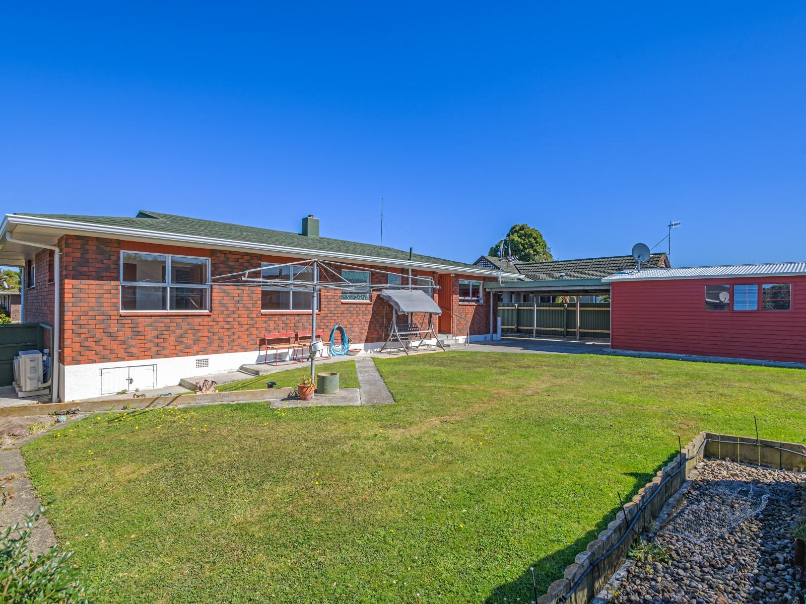 61 Terry Crescent, Milson