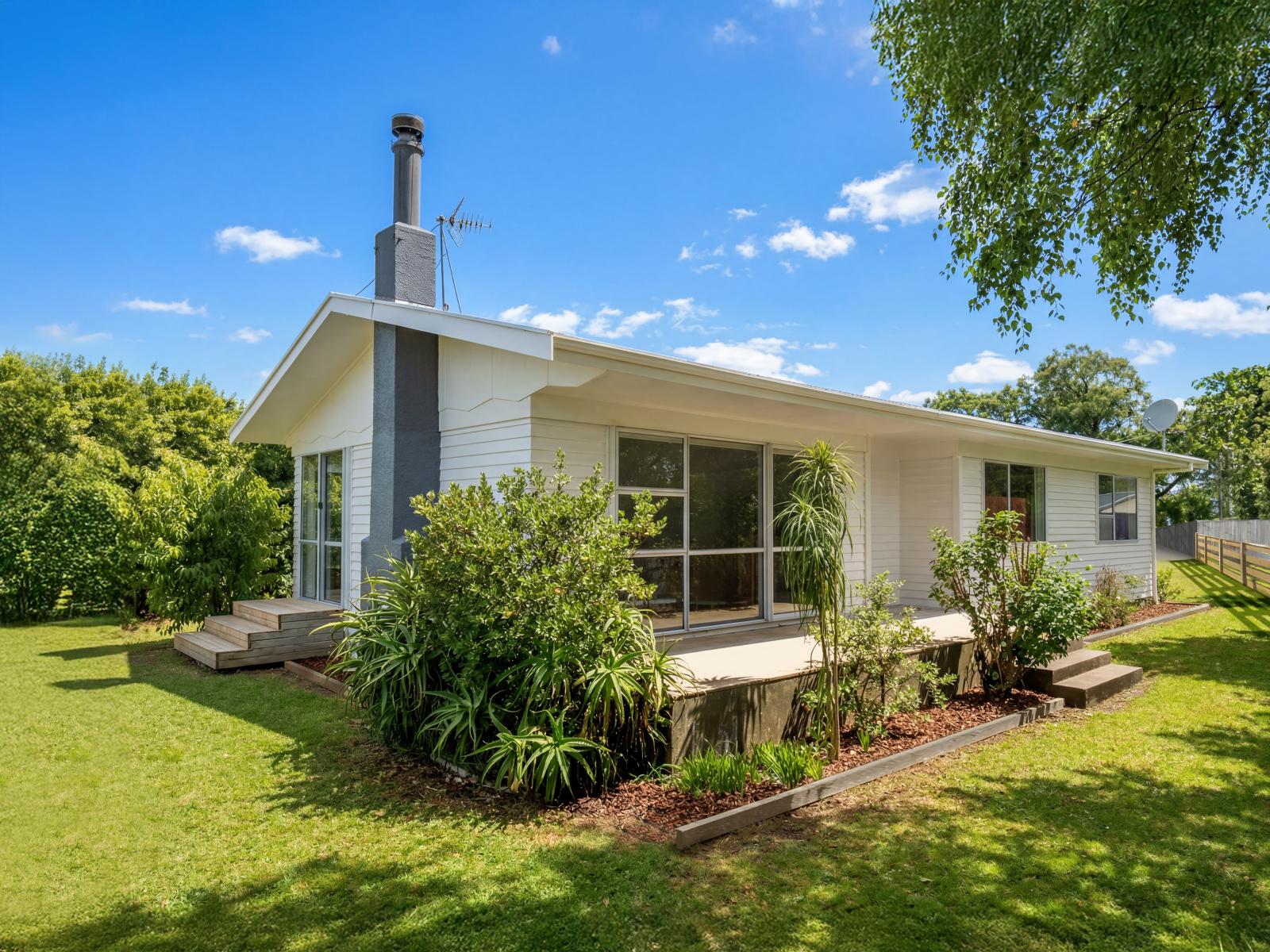 170 High Street South, Carterton