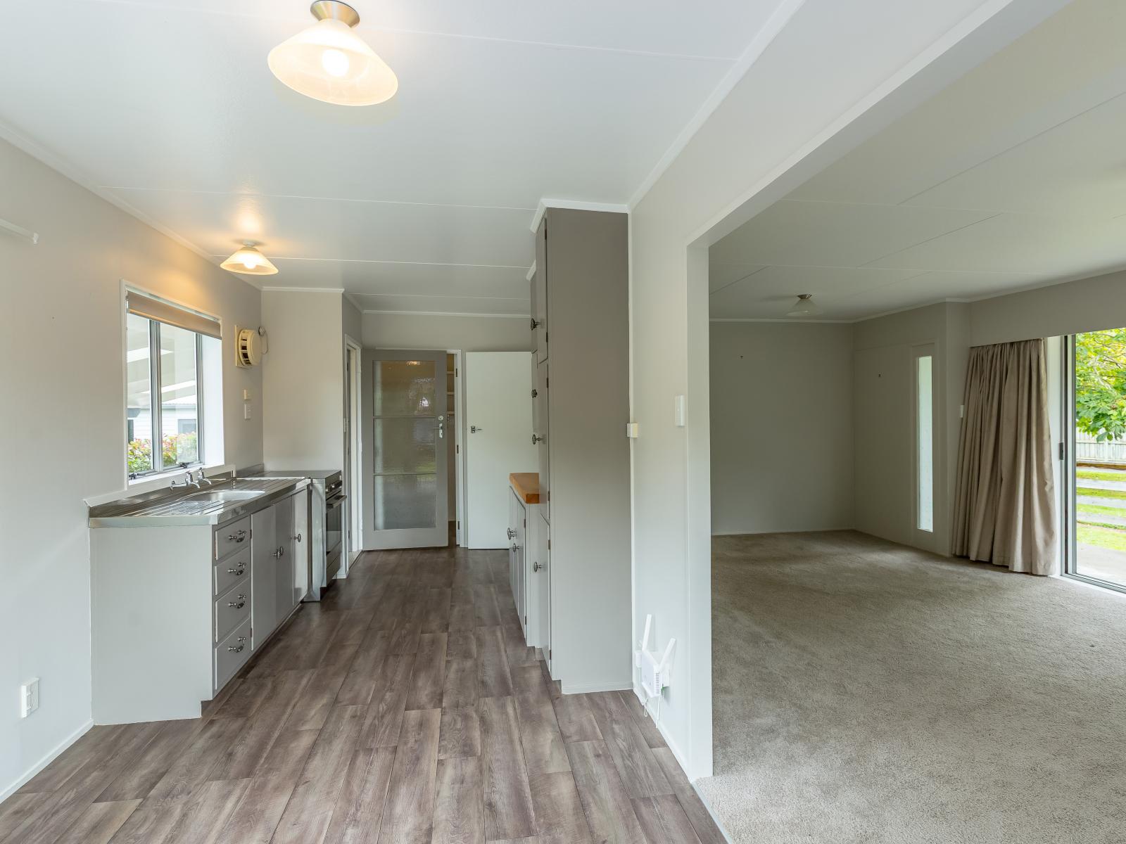 170 High Street South, Carterton