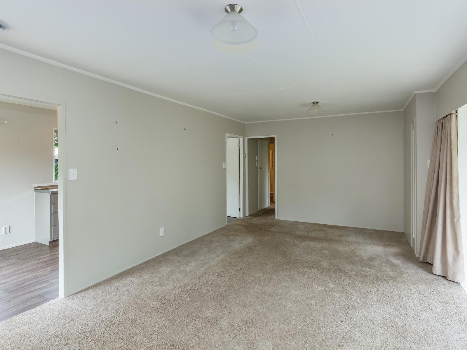 170 High Street South, Carterton