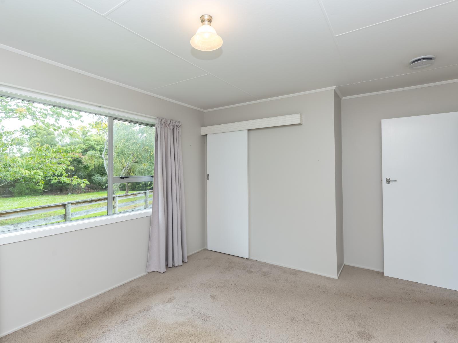 170 High Street South, Carterton