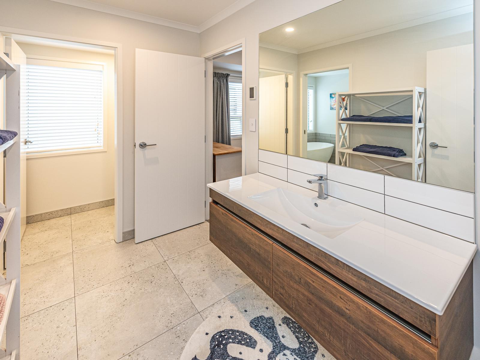 34 Tirimoana Place, Otamatea