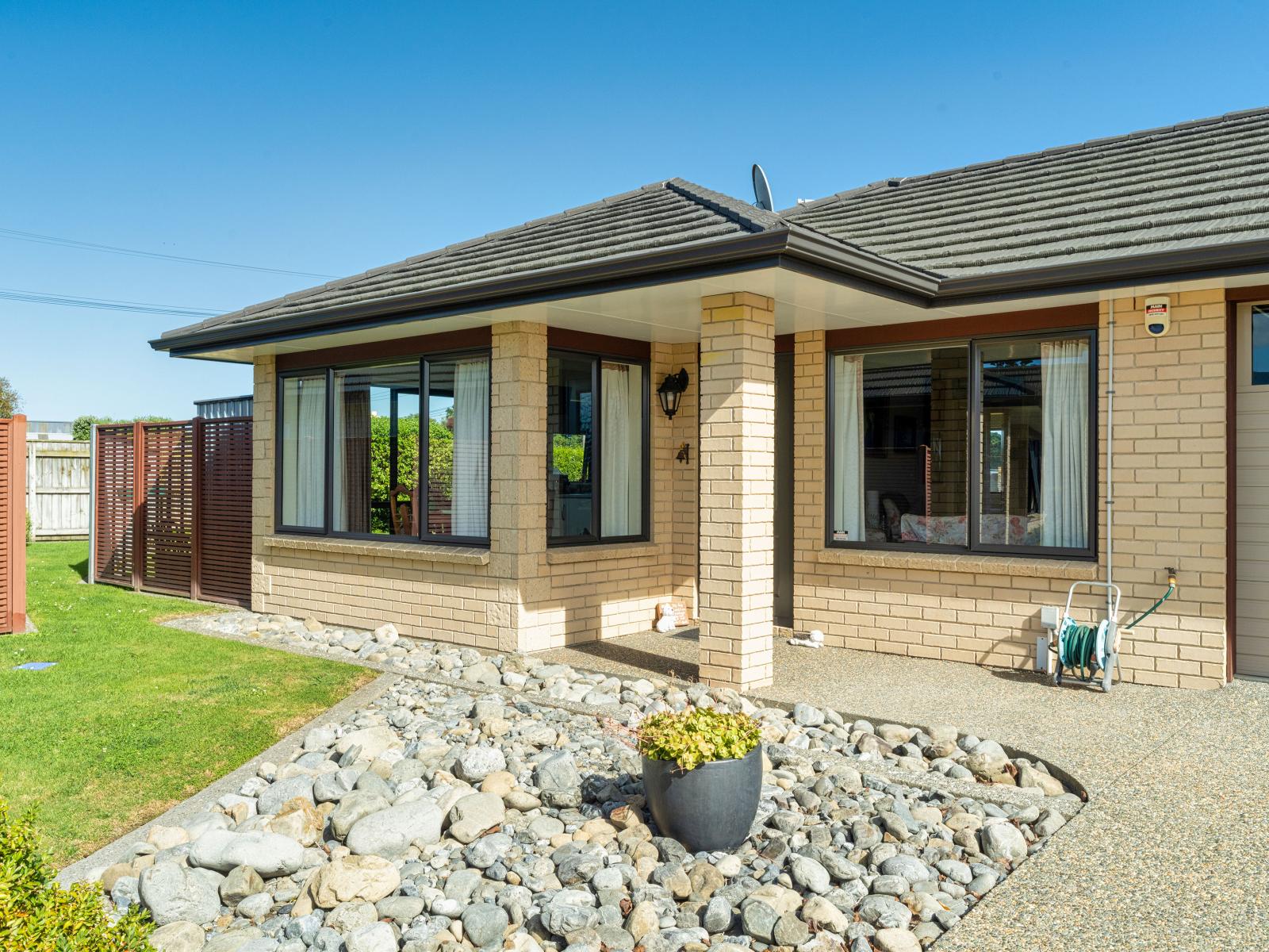 24 Ian Peter Way, Otaki