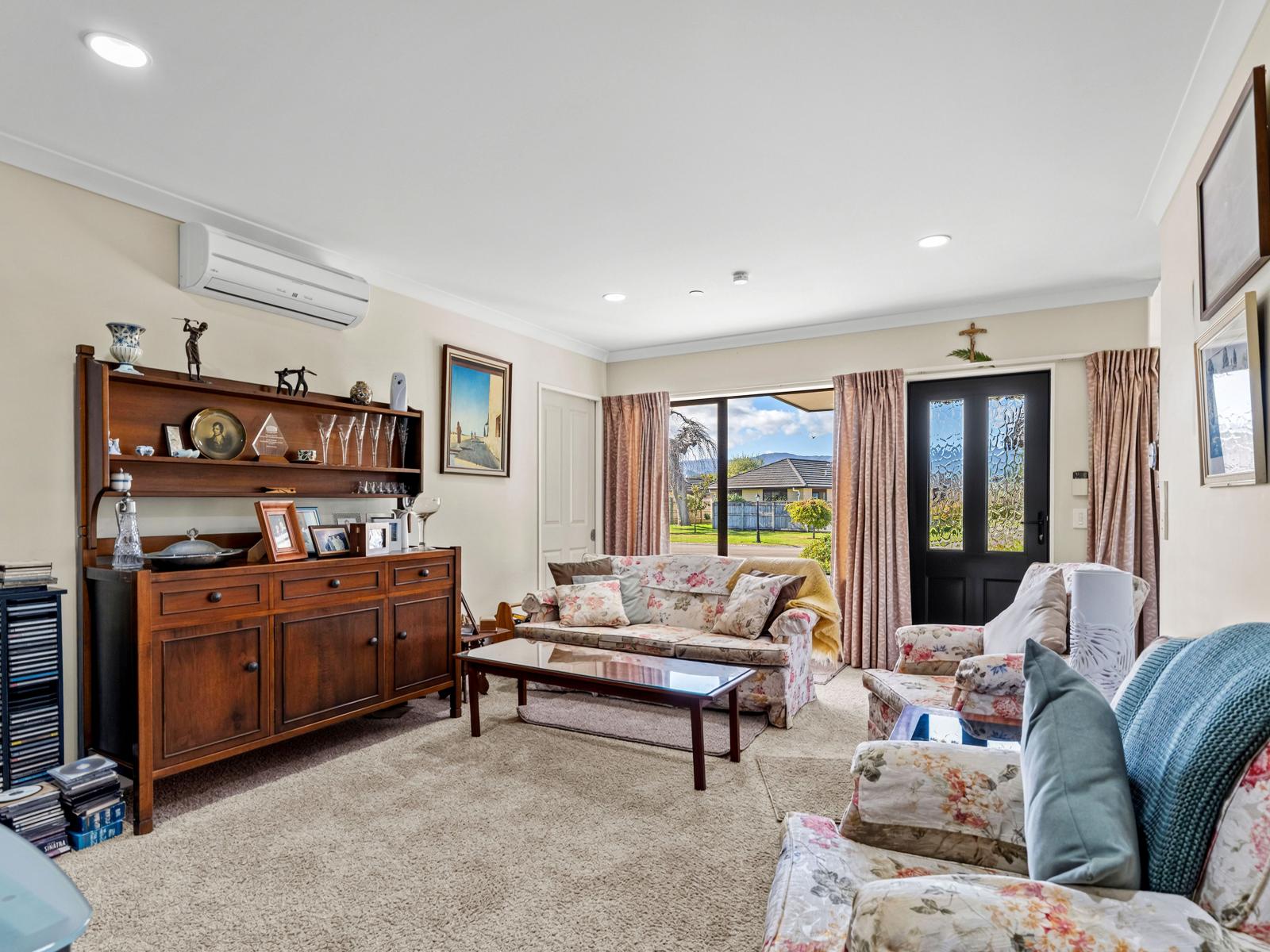 24 Ian Peter Way, Otaki