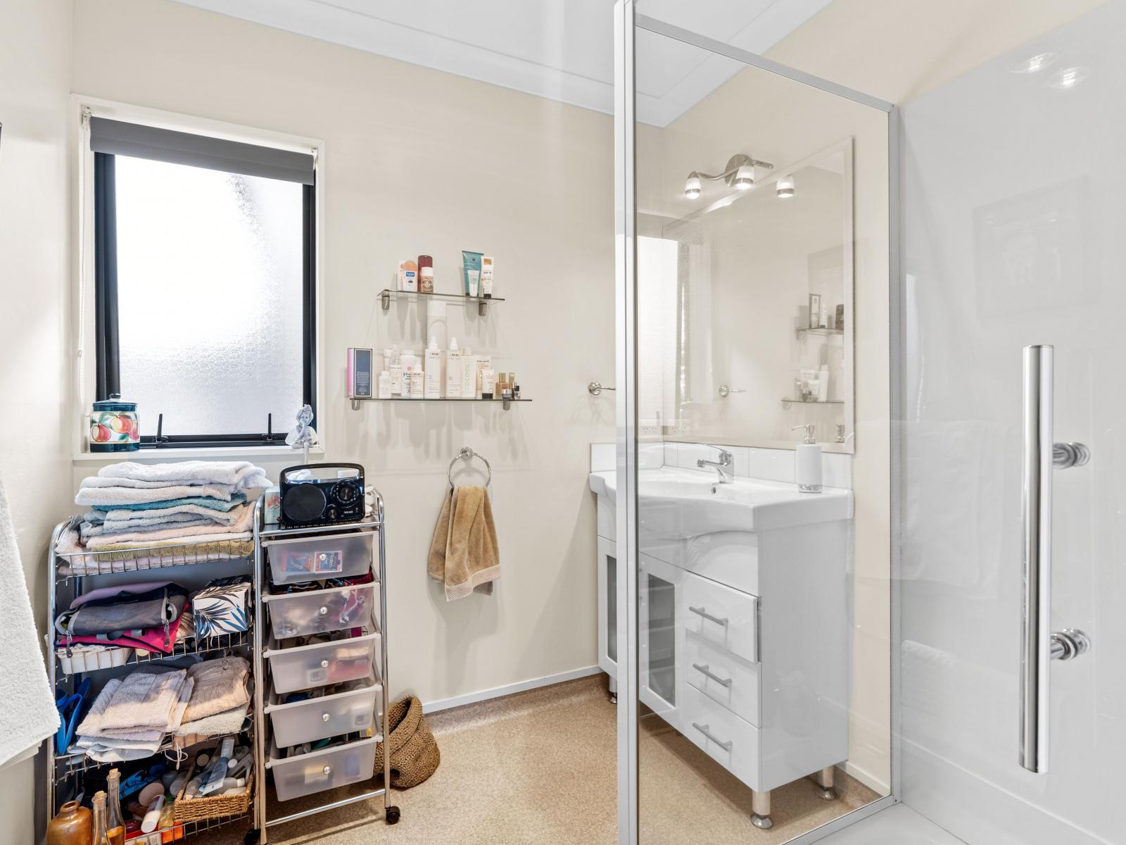 24 Ian Peter Way, Otaki