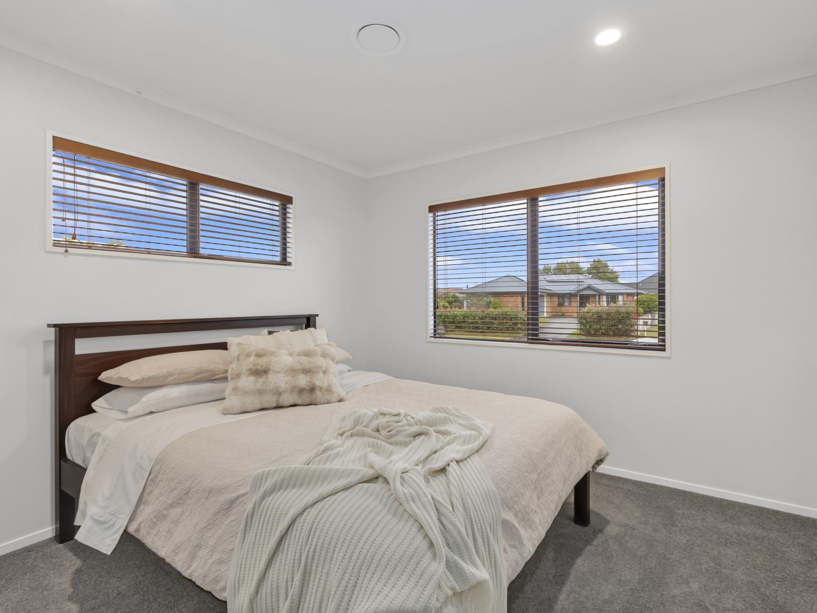 26 Oaklands Drive, Cambridge