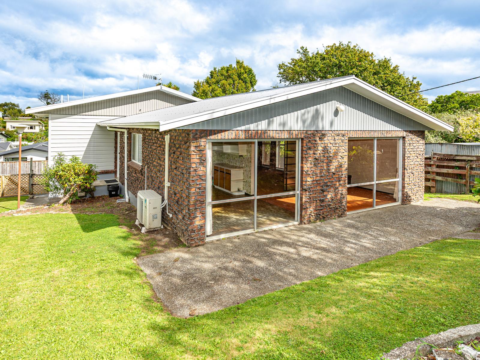 96 Great North Road, St Johns Hill