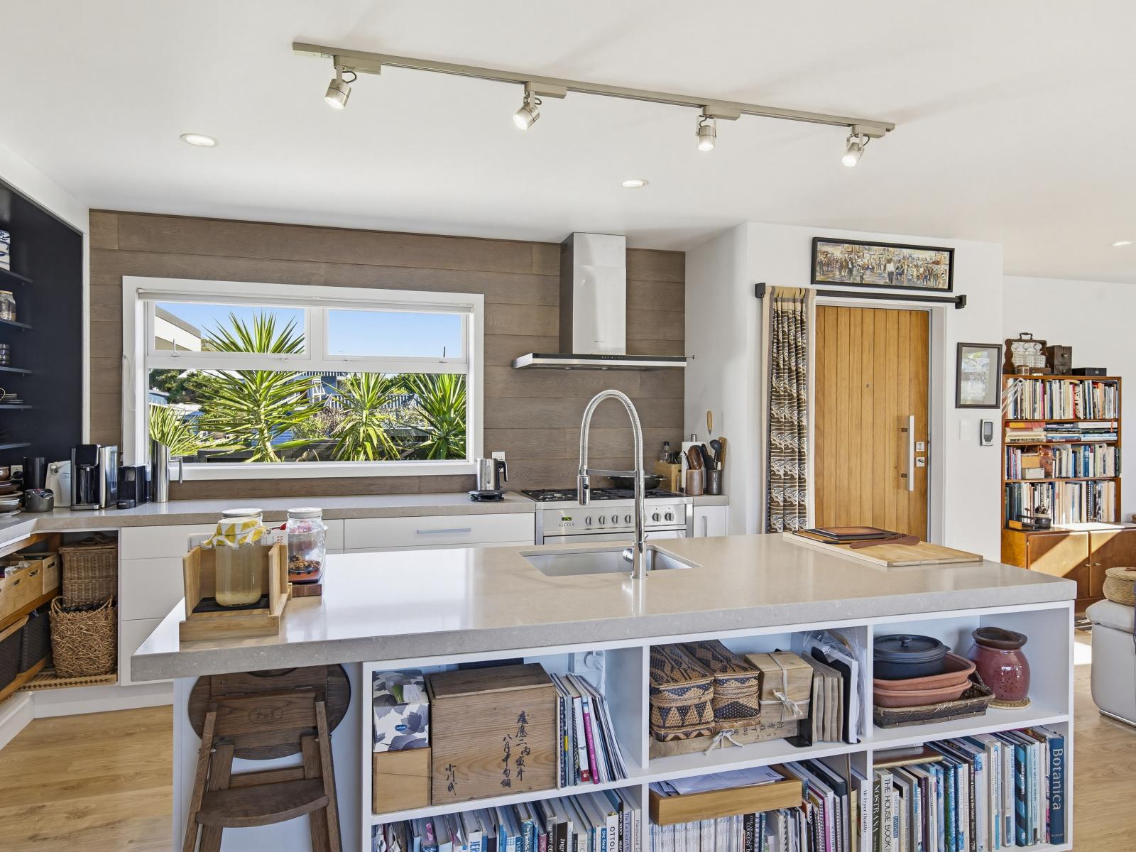 2 Tui Road, Raumati Beach