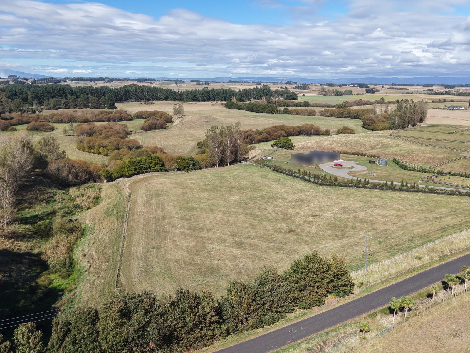 Te Rakehou Road, Feilding