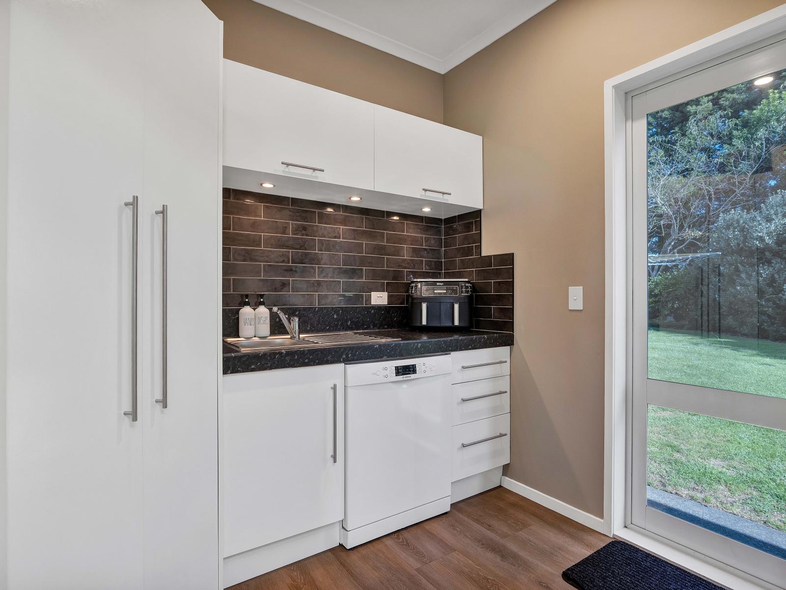 82 Clearview Road, Lepperton