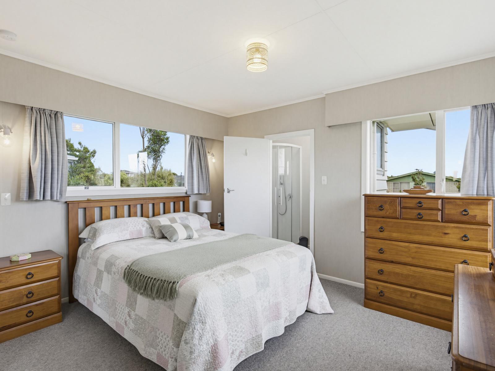 24 Featherston Street, Levin