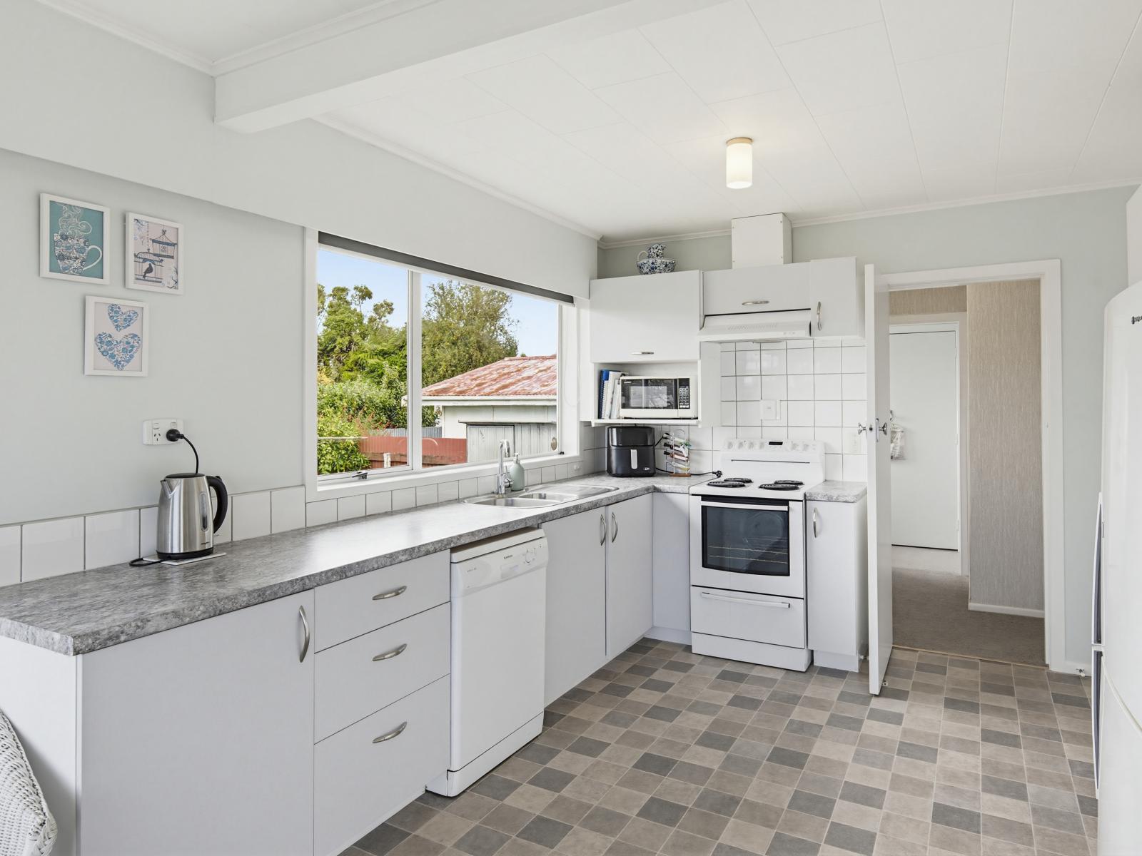 24 Featherston Street, Levin