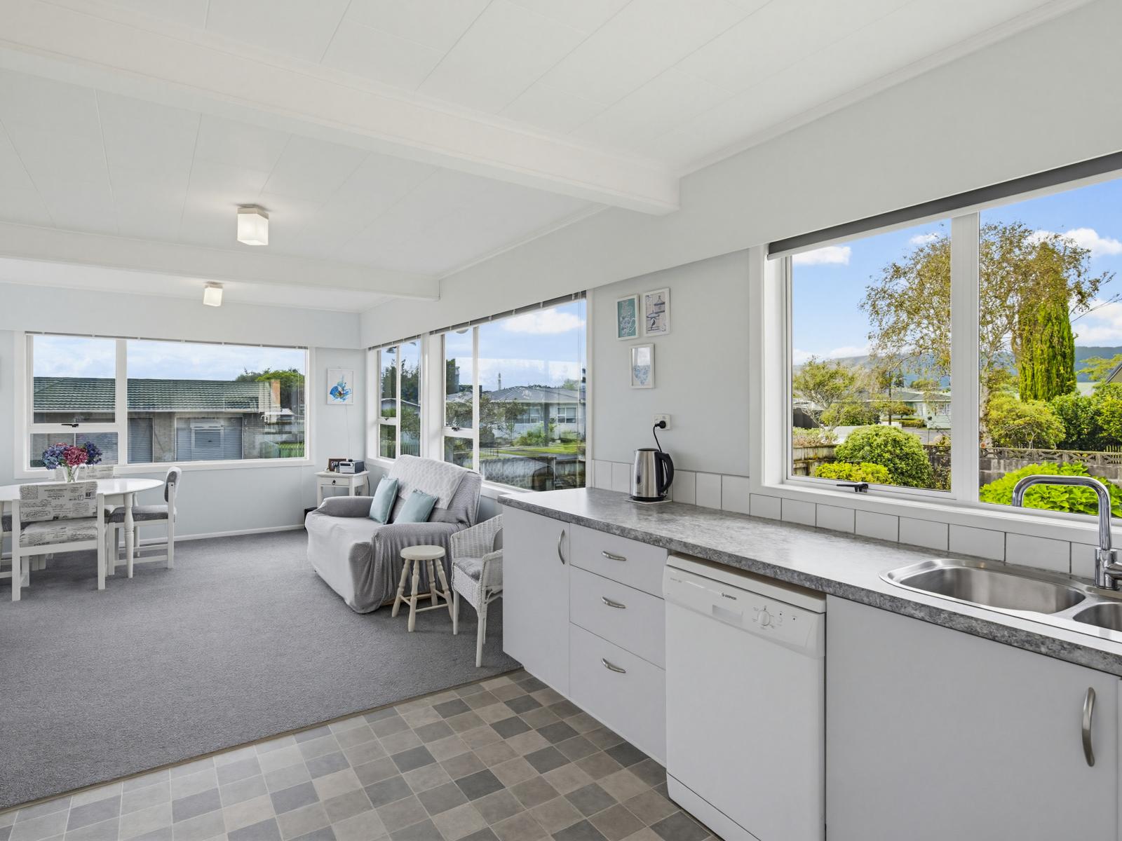 24 Featherston Street, Levin