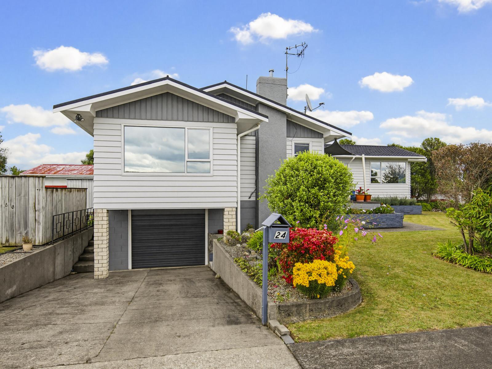 24 Featherston Street, Levin