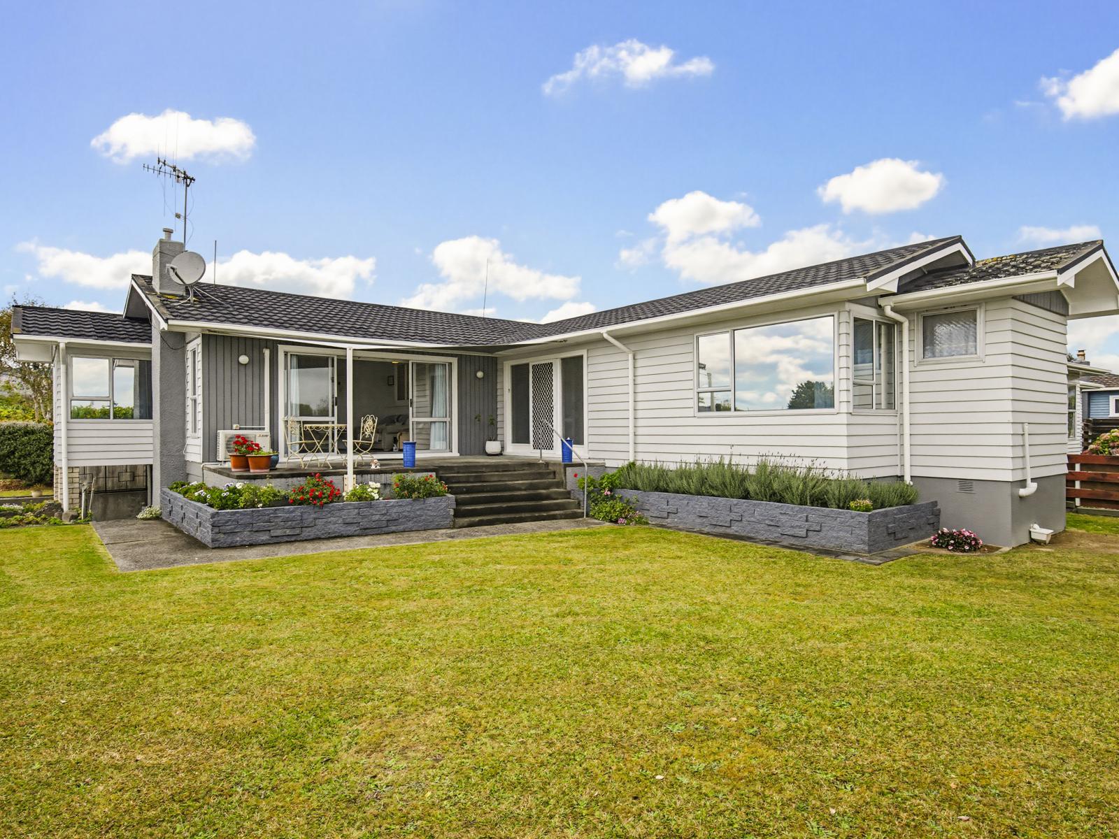 24 Featherston Street, Levin