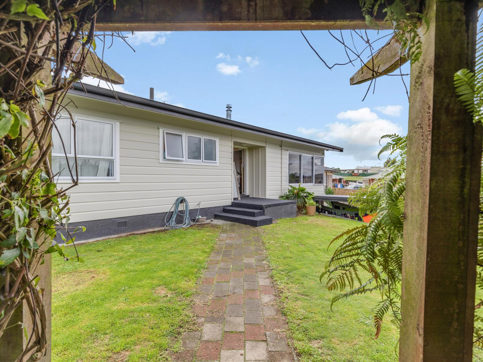 22 Neal Street, Putaruru