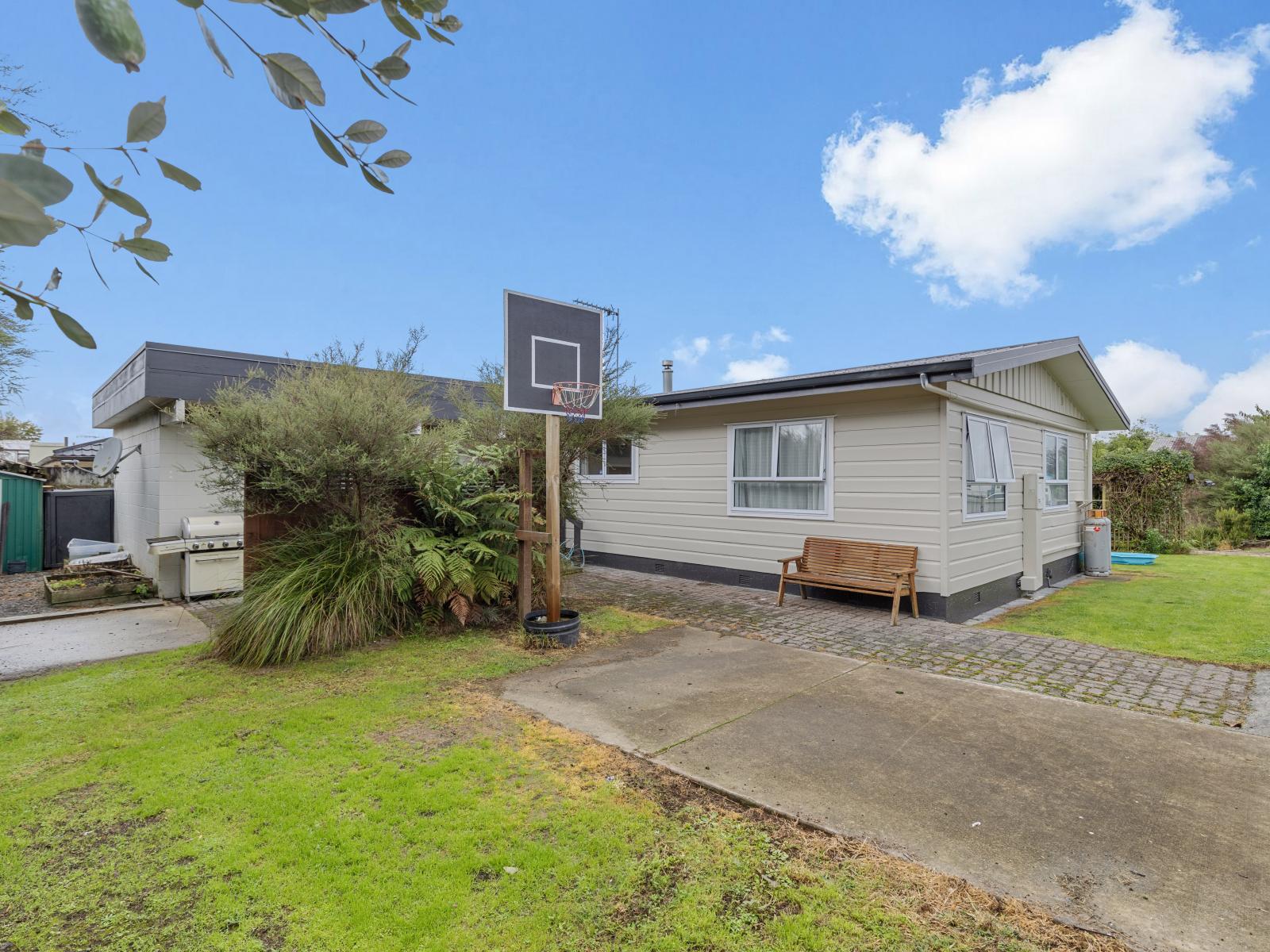 22 Neal Street, Putaruru