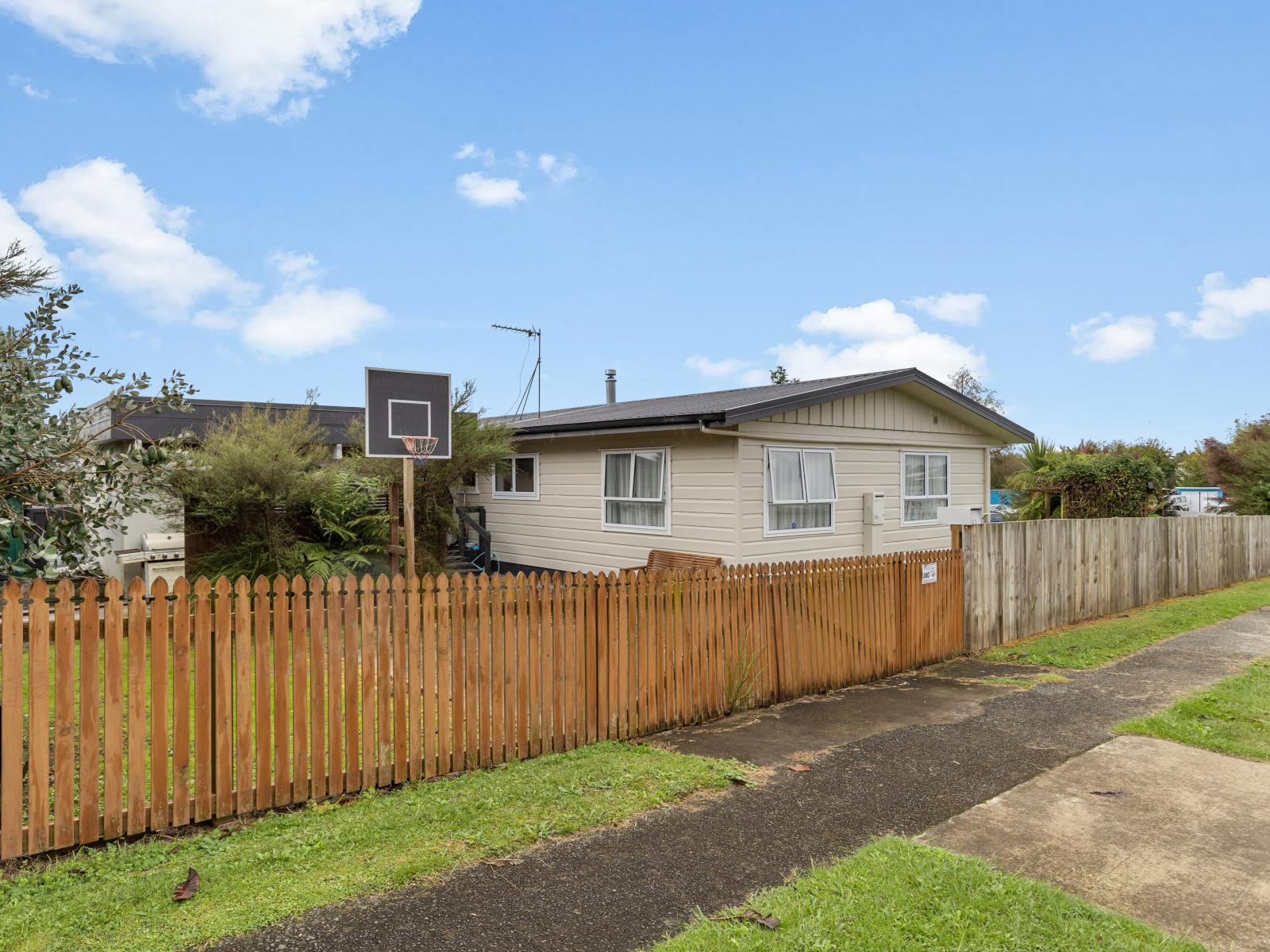 22 Neal Street, Putaruru