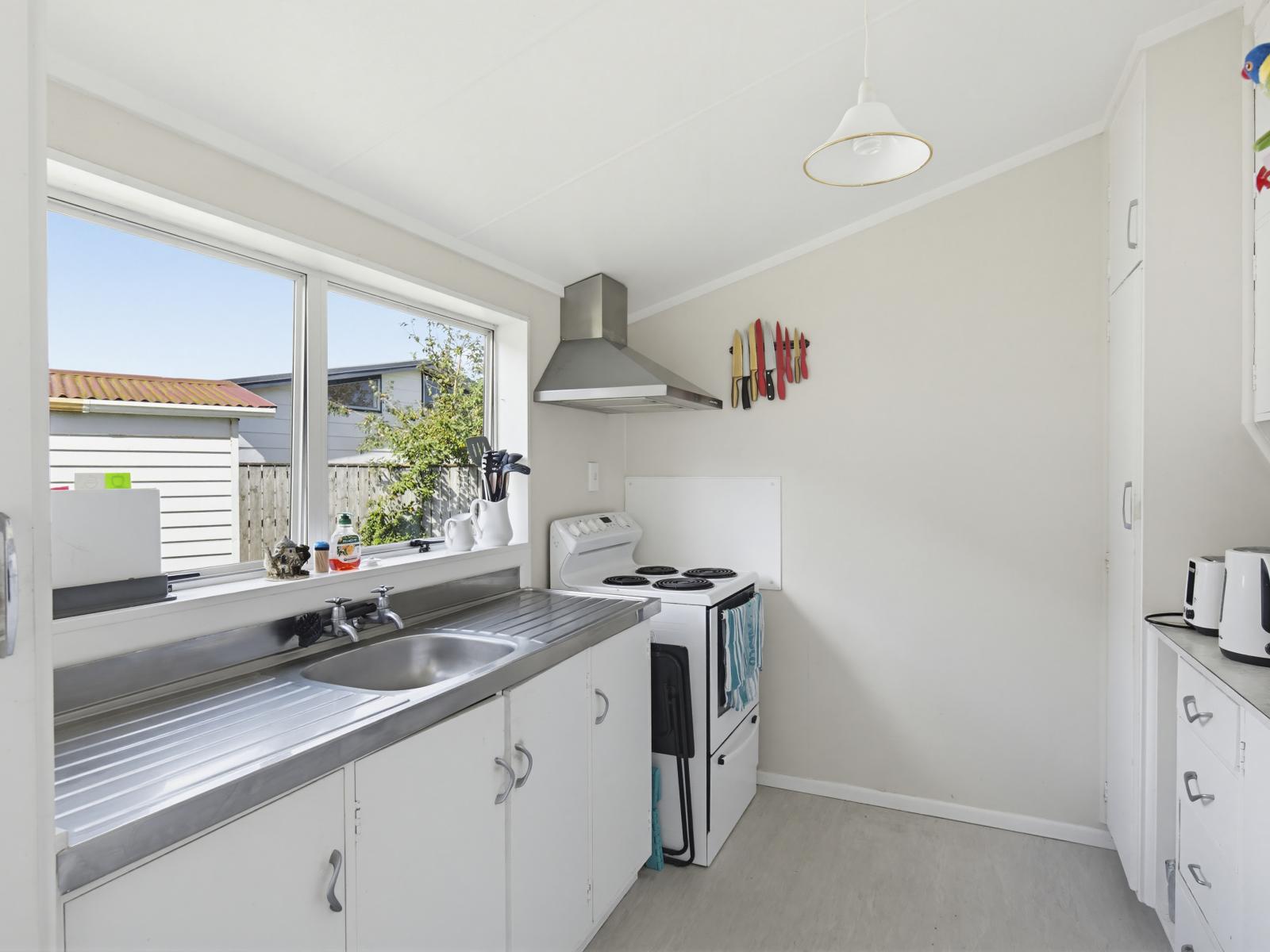 27 Morgan Crescent, Levin