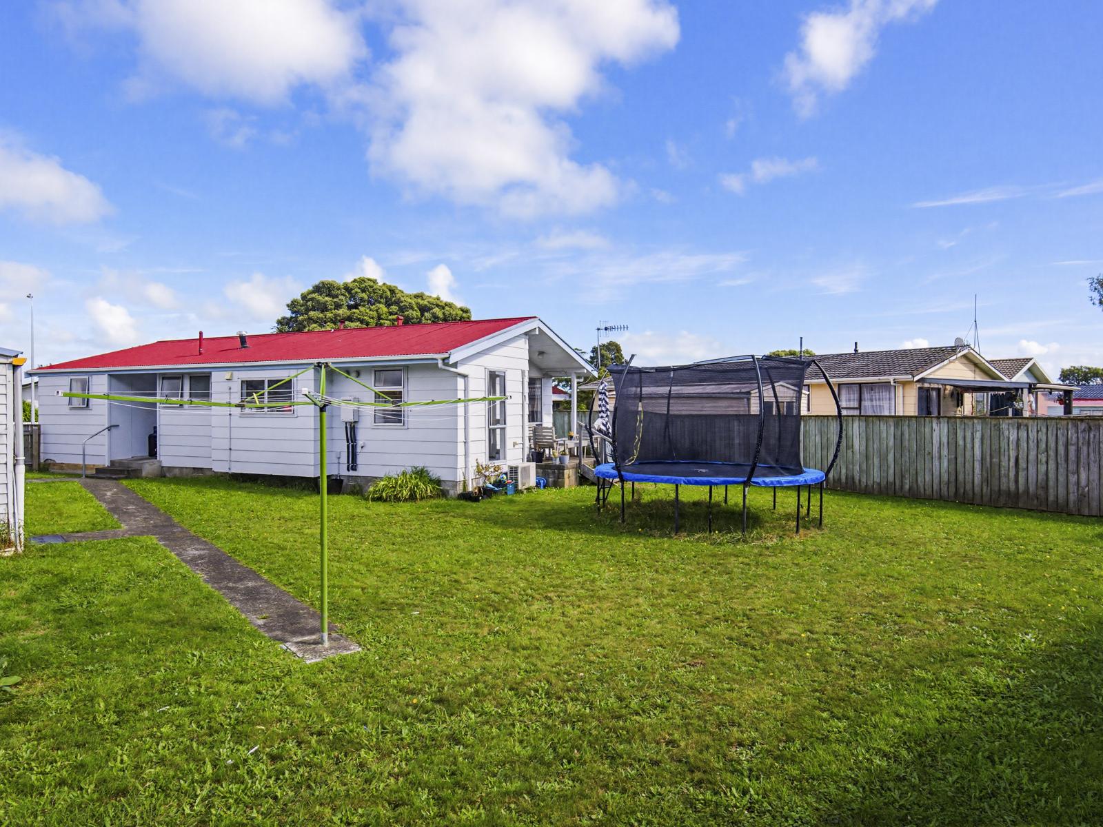 27 Morgan Crescent, Levin
