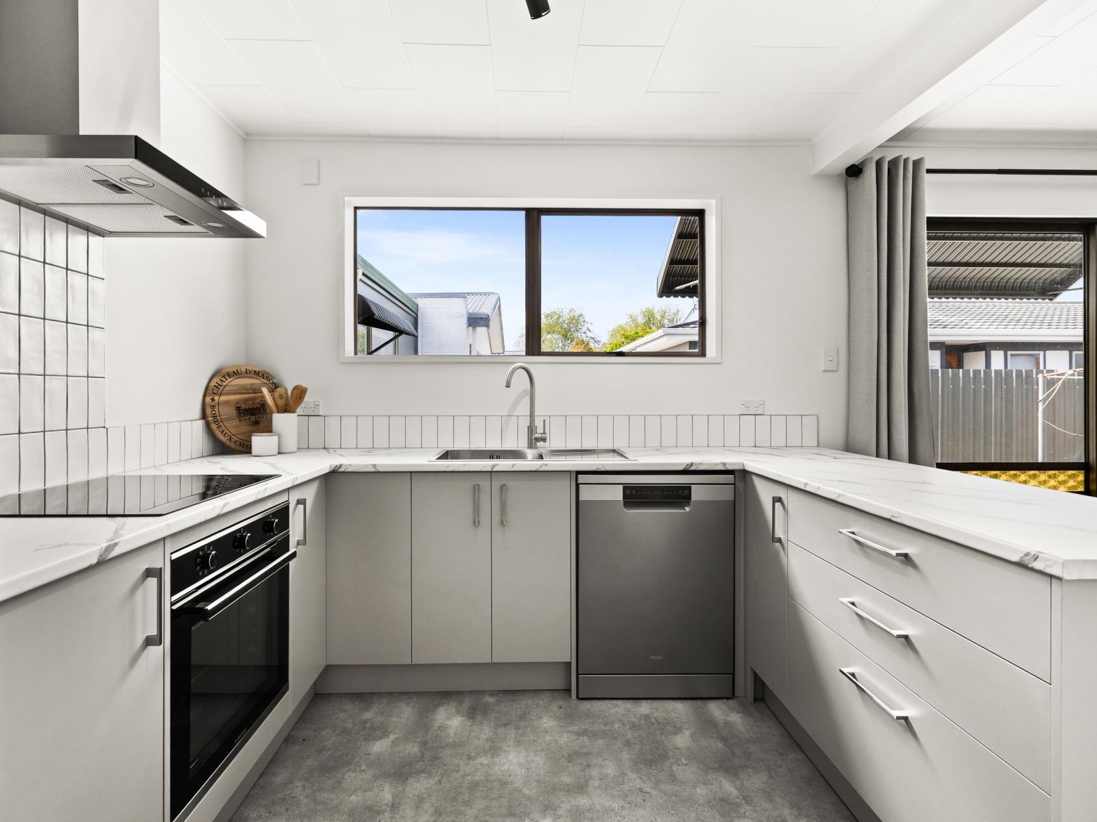 34 Konini Crescent, Pirimai