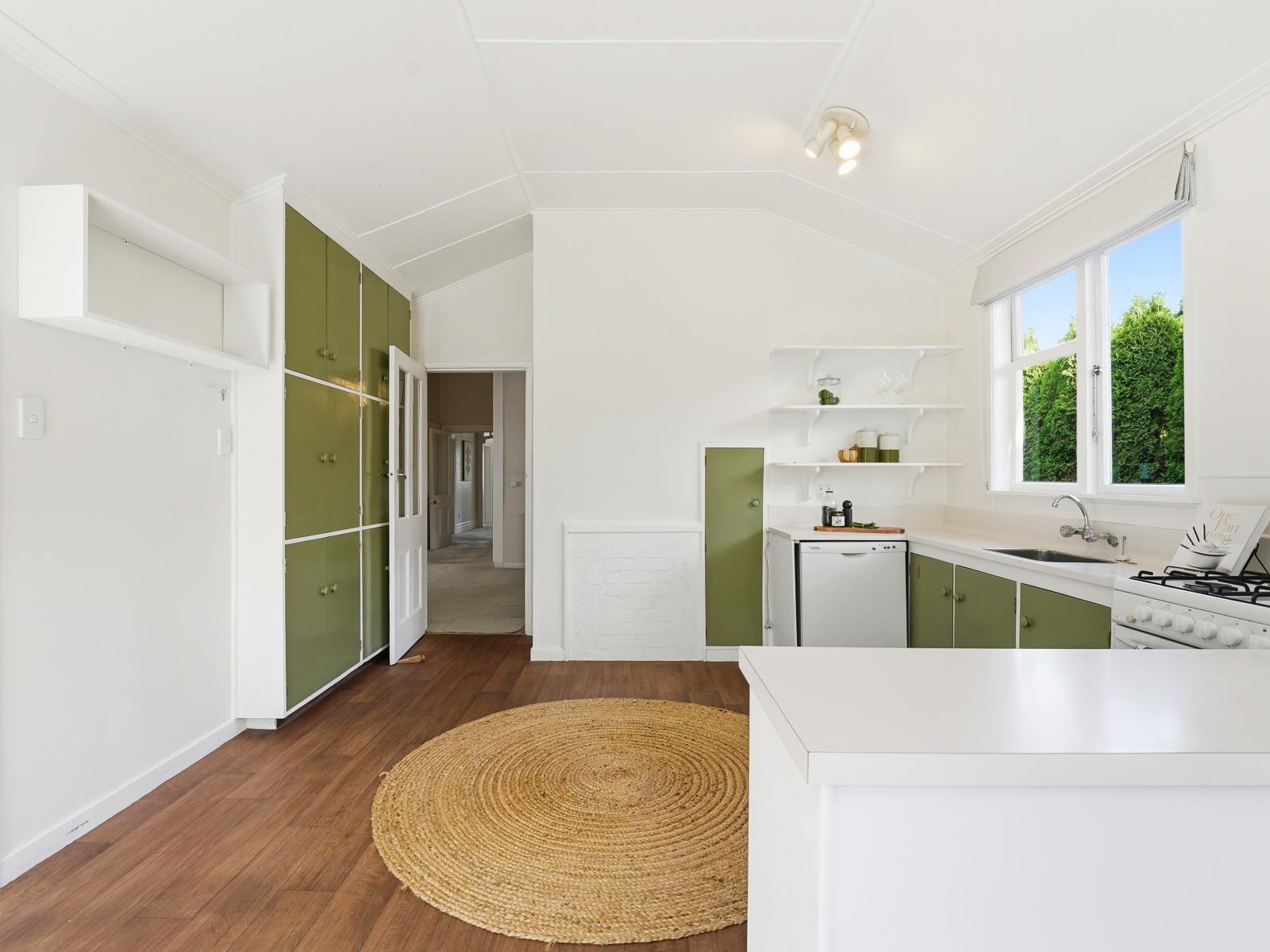 80 Great North Road, St Johns Hill