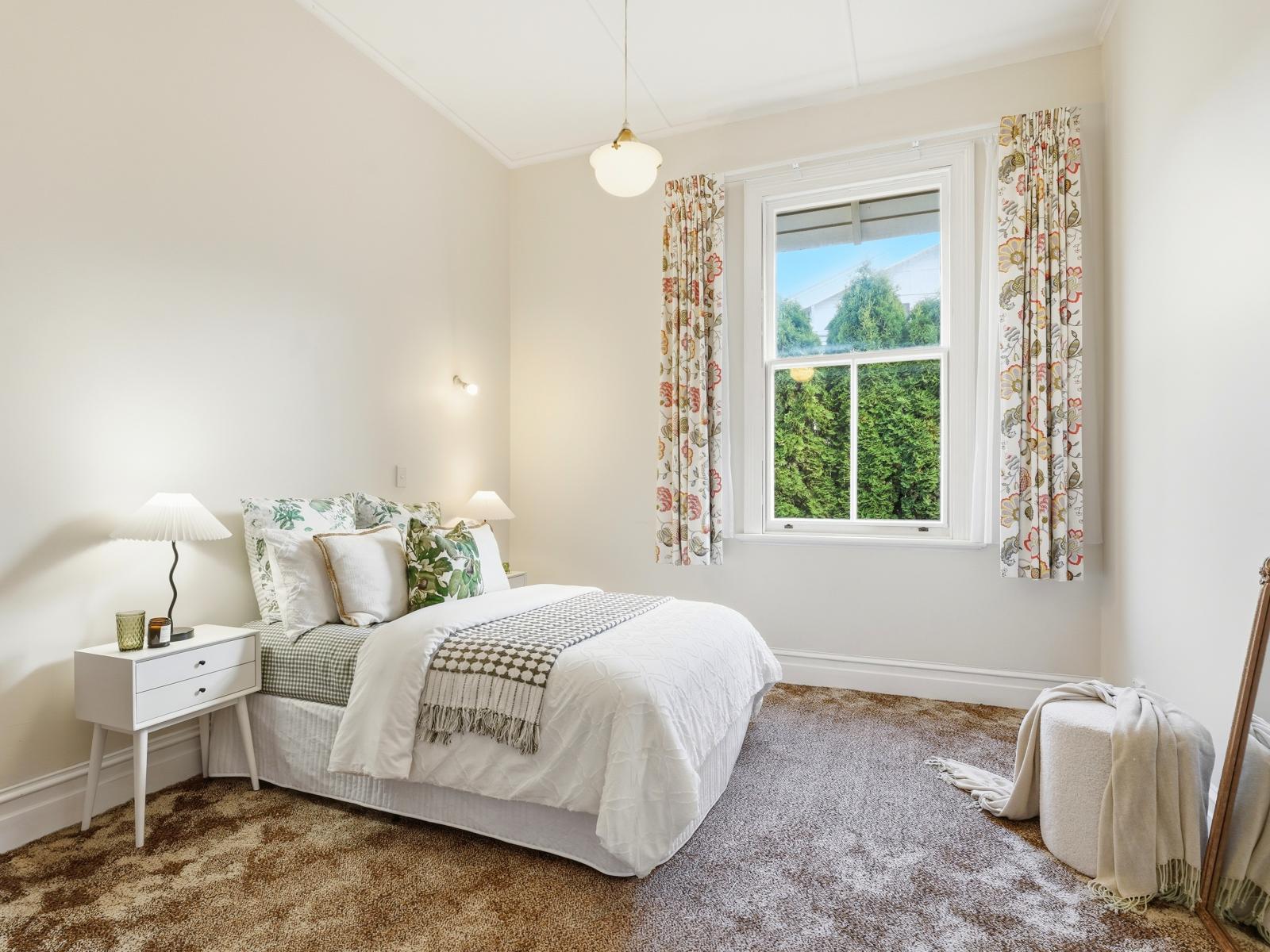 80 Great North Road, St Johns Hill