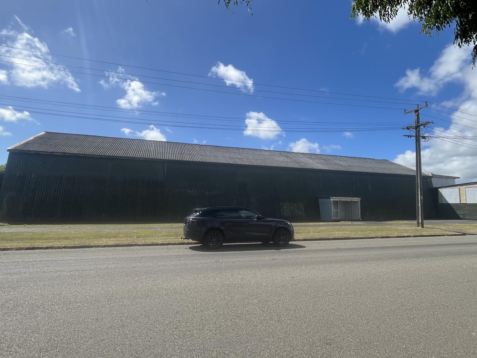 130 Queen Street West, Levin