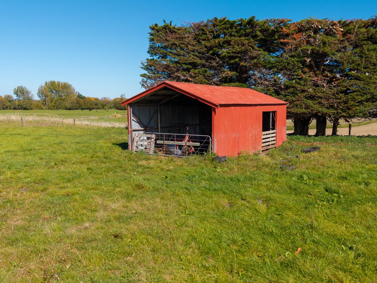 Range Road, Woodville