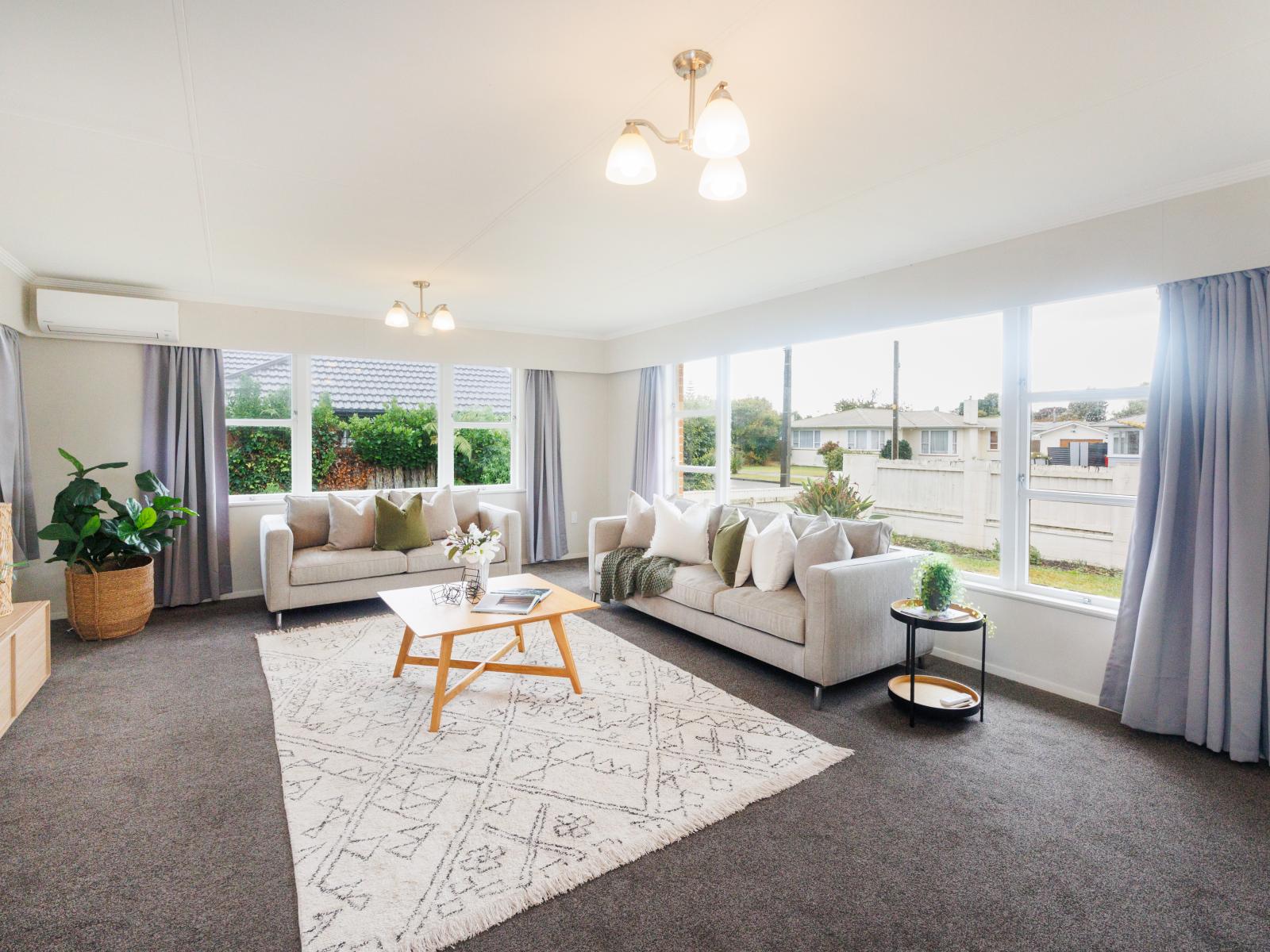 5 Sutherland Crescent, Westbrook