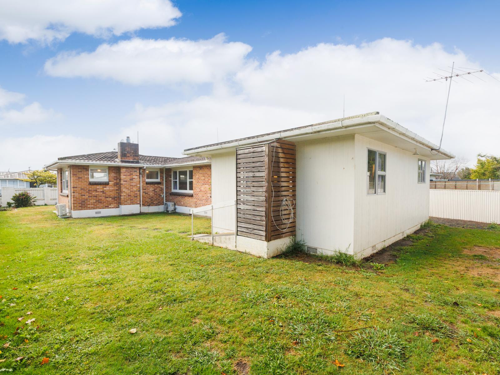 5 Sutherland Crescent, Westbrook