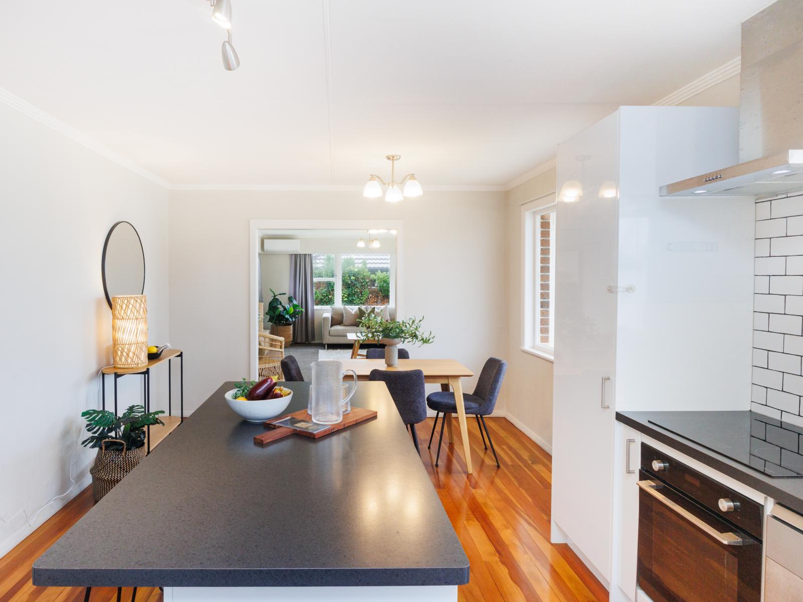 5 Sutherland Crescent, Westbrook