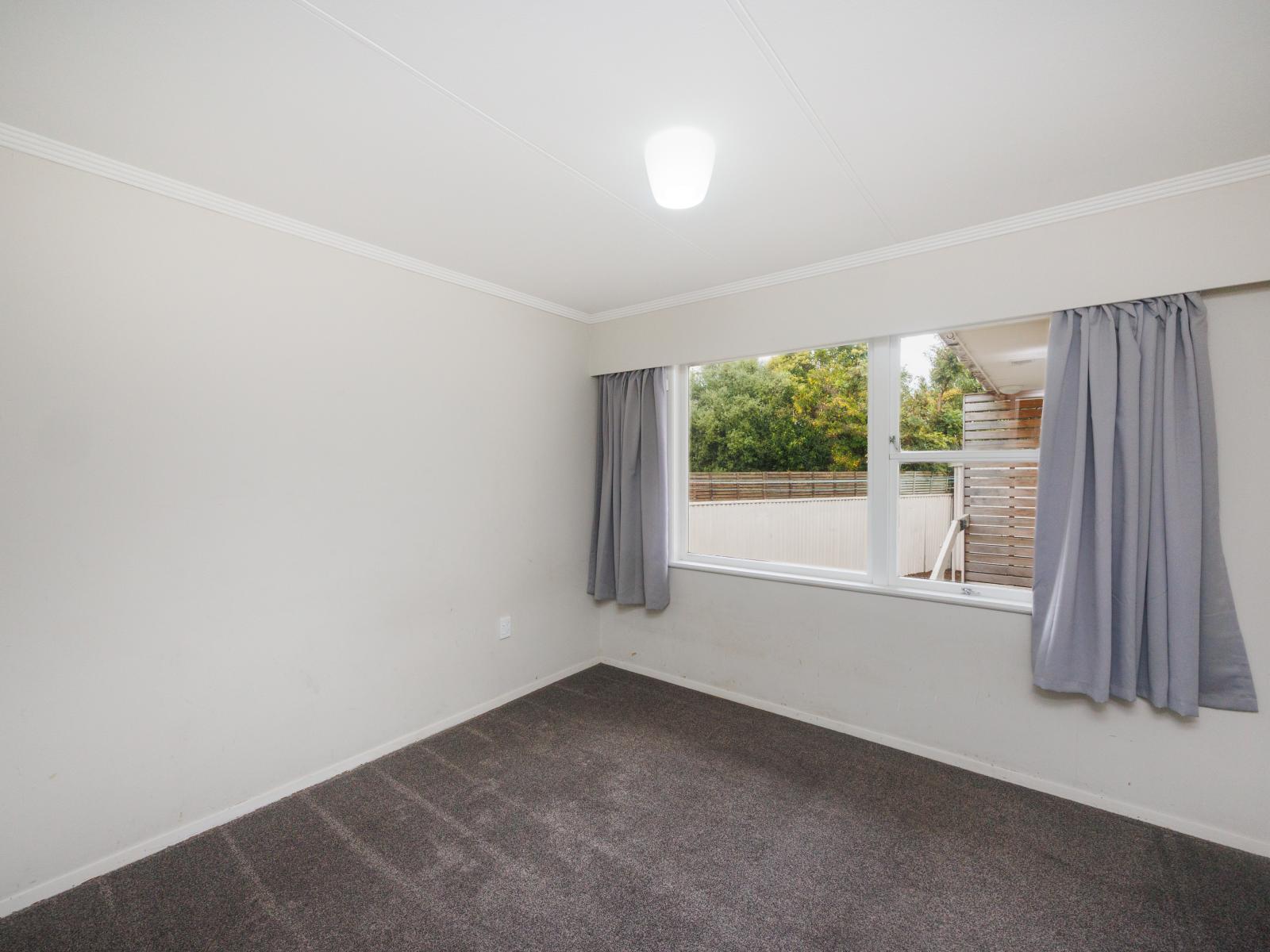 5 Sutherland Crescent, Westbrook