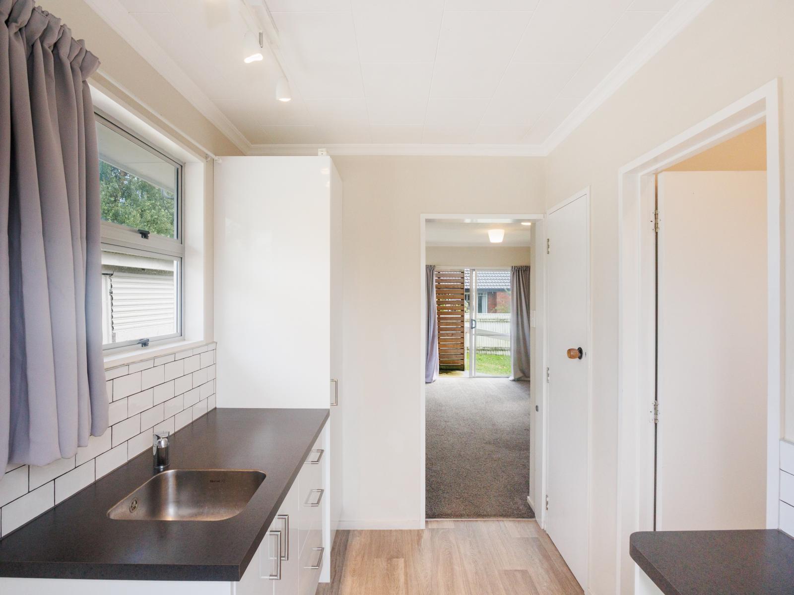 5 Sutherland Crescent, Westbrook