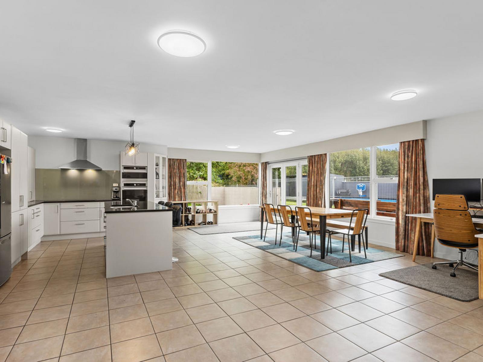 400 Racecourse Road, Allenton