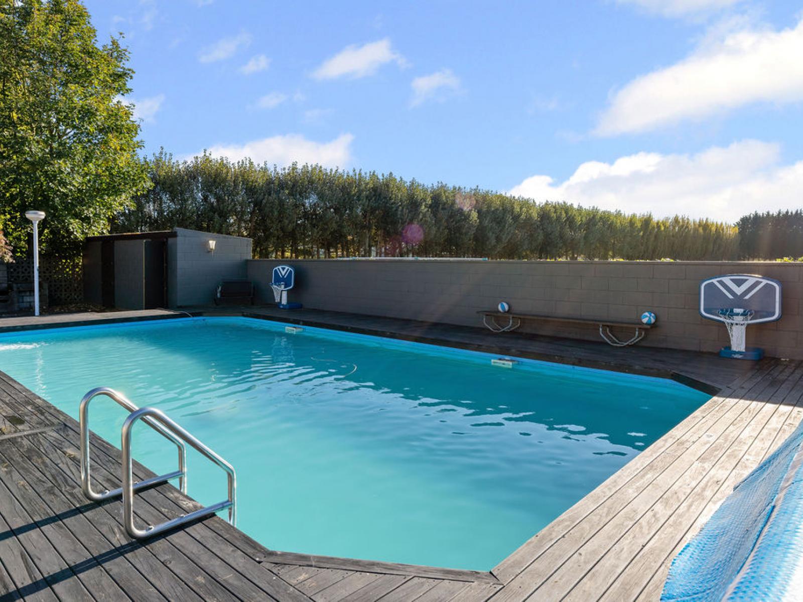 400 Racecourse Road, Allenton