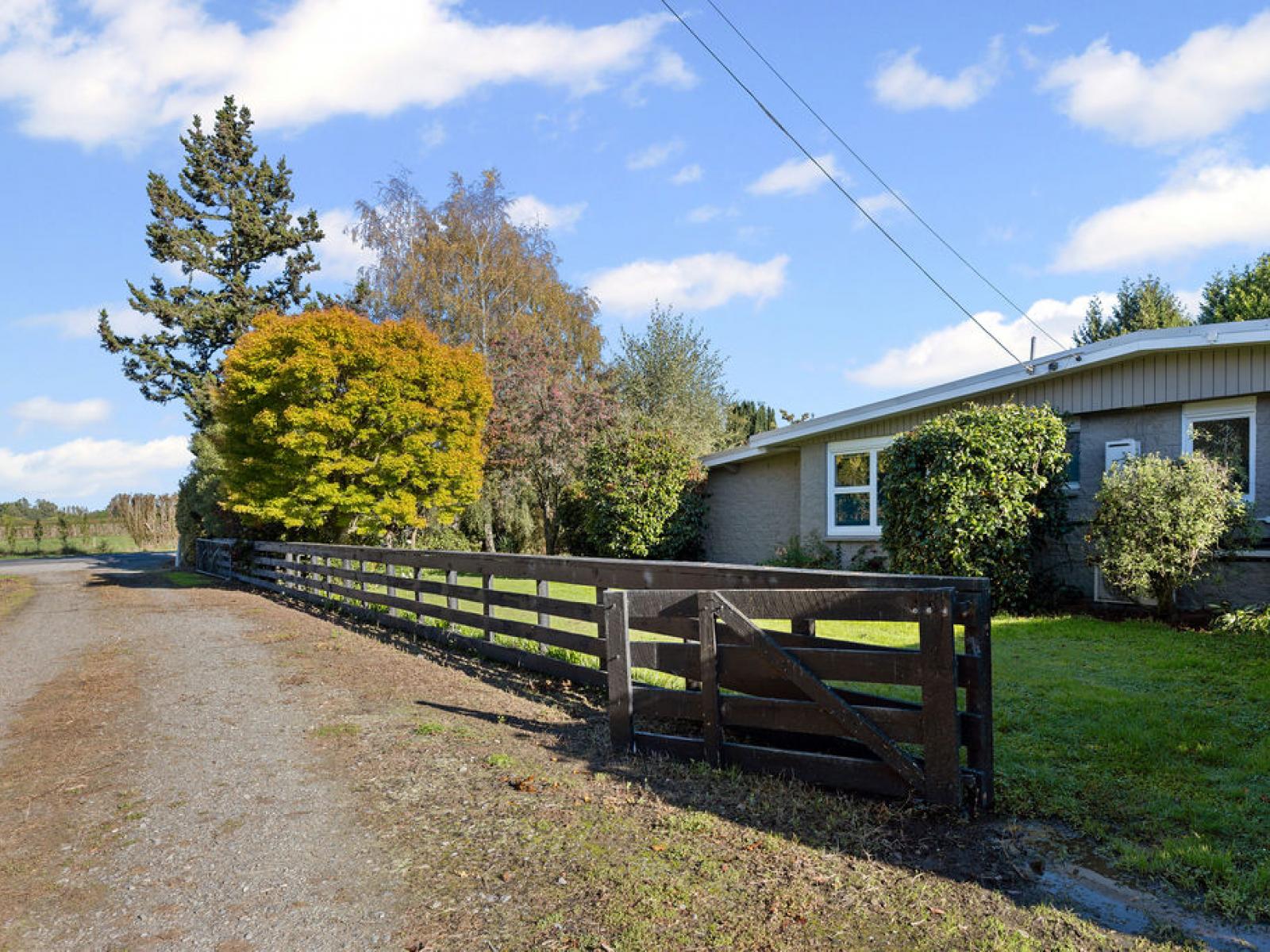 400 Racecourse Road, Allenton