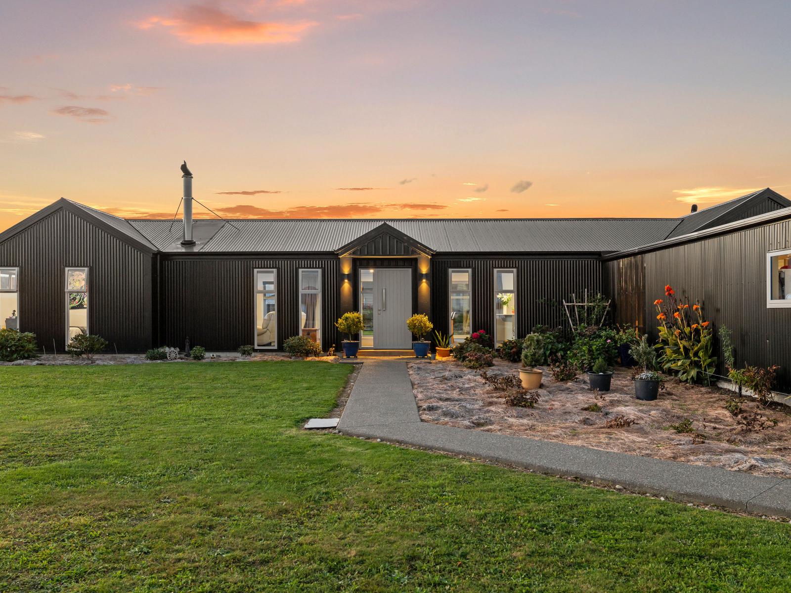 76 Summers Road, Darfield