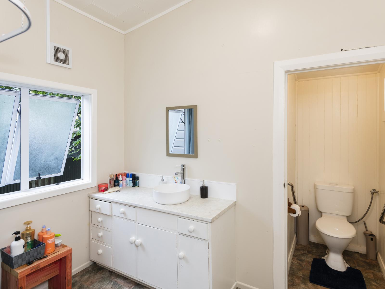 364-364A Clifford Street, Mangapapa