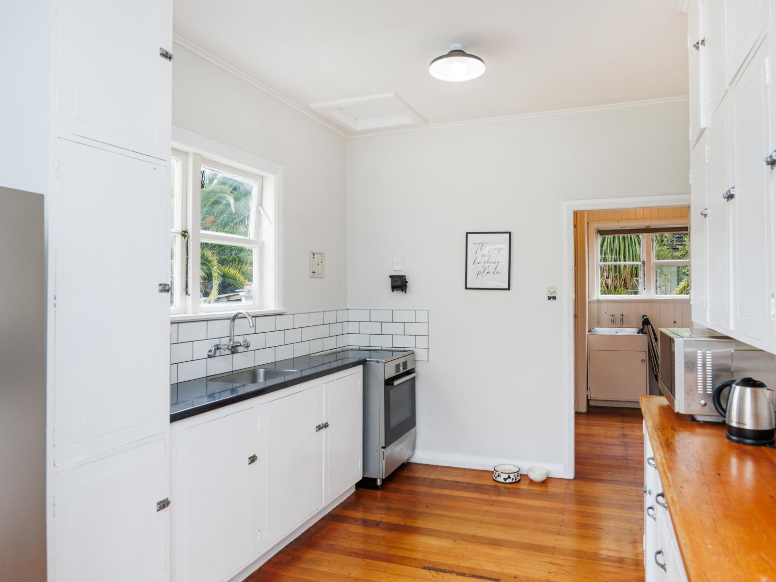 70 Savage Crescent, West End