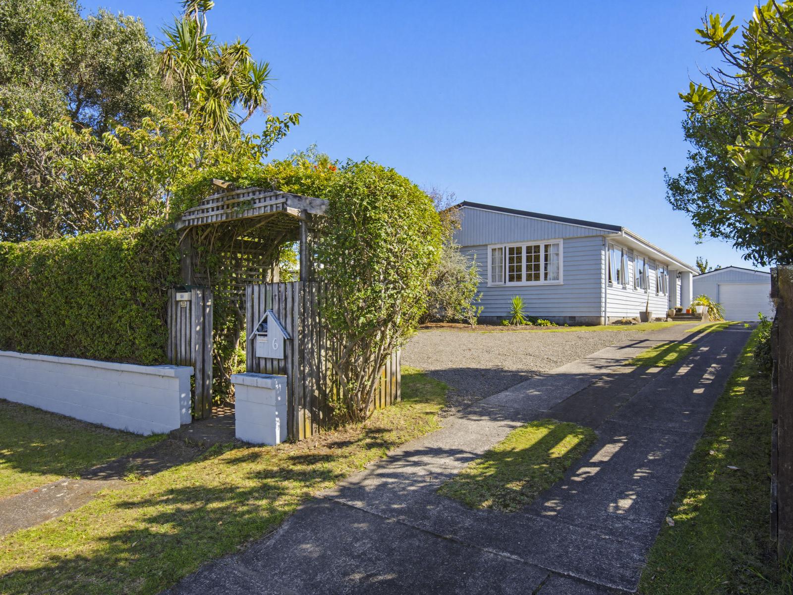 6 Teoti Street, Paraparaumu Beach