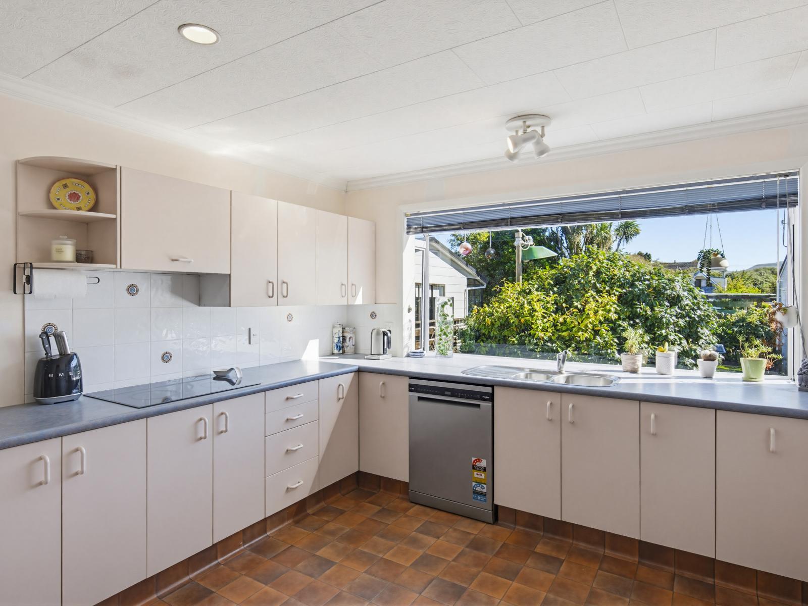 6 Teoti Street, Paraparaumu Beach