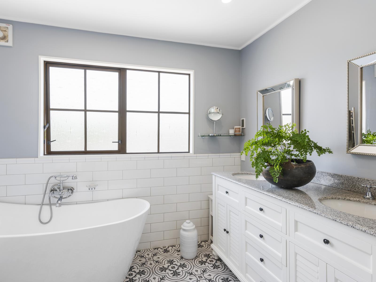 261 Te Moana Road, Waikanae